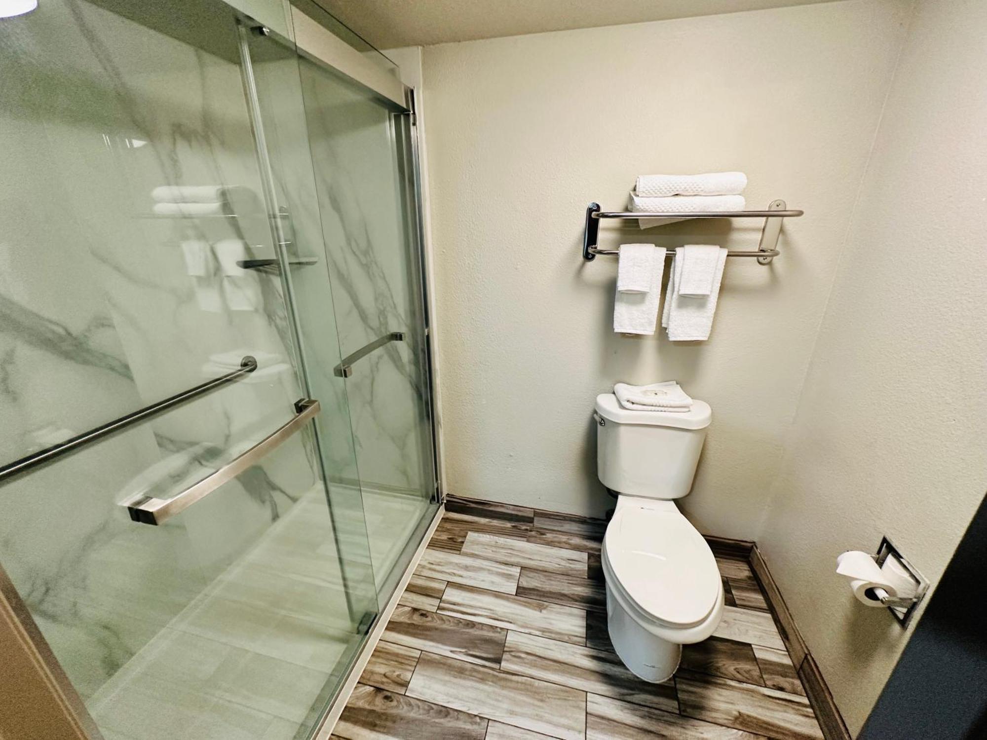 Quality Inn Шоу-Лоу Экстерьер фото