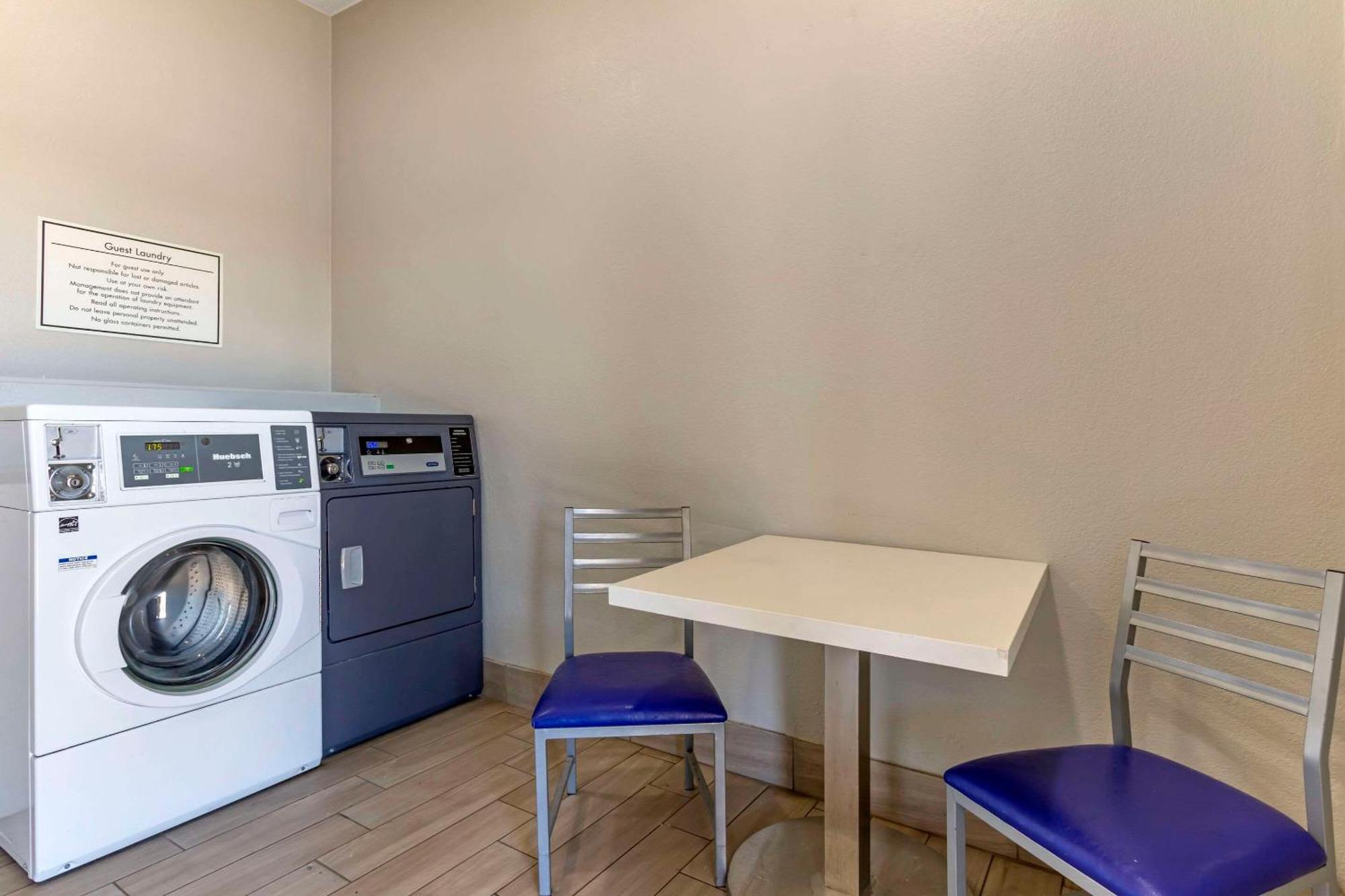 Quality Inn Шоу-Лоу Экстерьер фото
