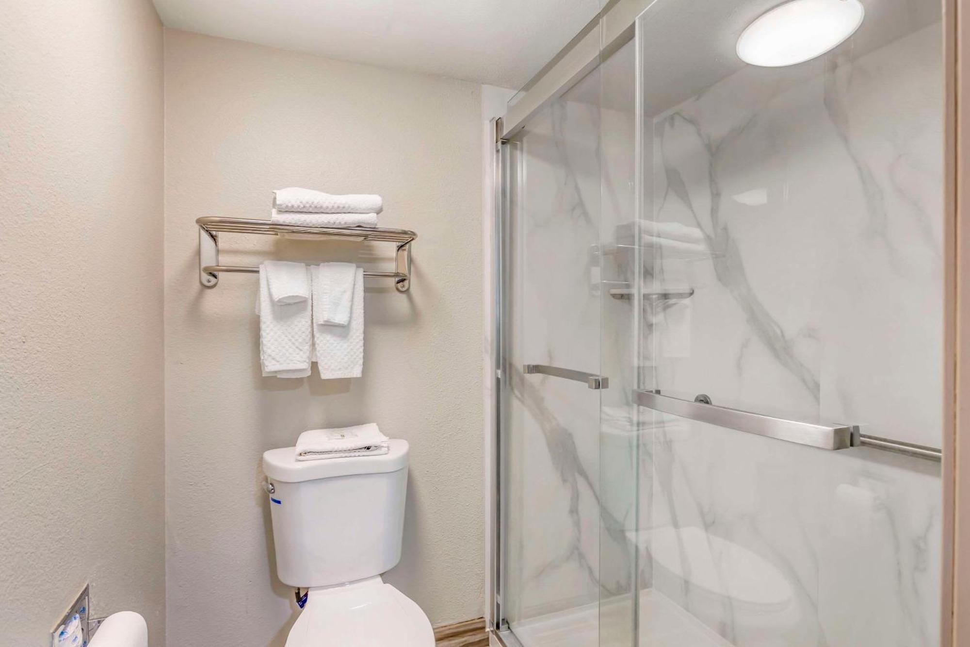 Quality Inn Шоу-Лоу Экстерьер фото