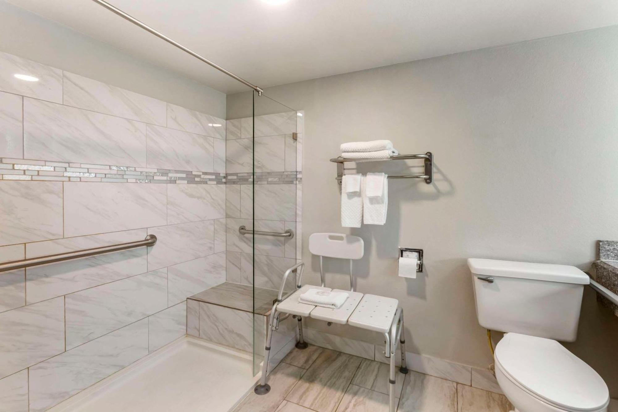 Quality Inn Шоу-Лоу Экстерьер фото
