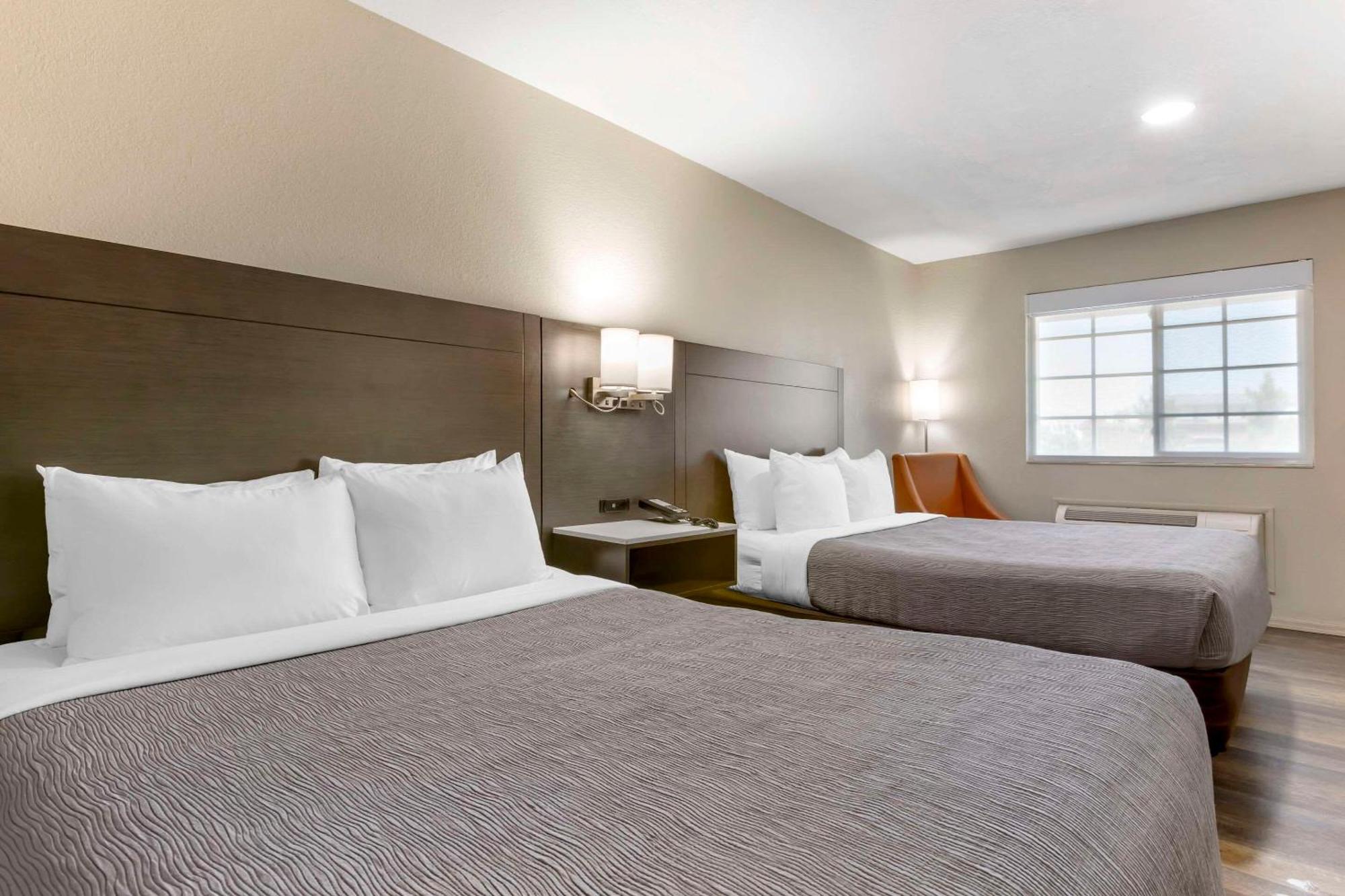Quality Inn Шоу-Лоу Экстерьер фото